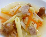 ウインナーと残り野菜で炒めスープ作り方4写真