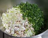 美味しいジューシー💕粗挽き肉で焼き餃子🥟作り方1写真
