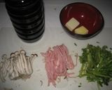 大根の葉とハムとしめじのバター醤油炒め作り方1写真