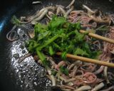 大根の葉とハムとしめじのバター醤油炒め作り方4写真