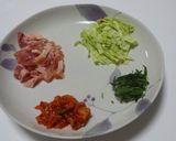 鶏とキムチのあっさり大根のせのせ丼♪作り方1写真