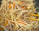 豚コマのにんにく味噌バター炒め作り方7写真