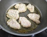 【メイン】鶏むね肉の粉チーズハーブ揚げ焼き作り方7写真