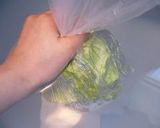 簡単！ほぼ真空で野菜を新鮮保存！！作り方3写真