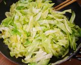 炒め春キャベツの😋🌸梅おかか塩昆布和え✨作り方3写真