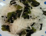 大根とわかめの青じそ梅サラダ作り方2写真
