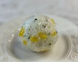 沢庵とひろし（青菜のふりかけ）のおにぎり作り方3写真