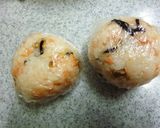 鮭とくるみ　焼きおにぎりのだし茶漬け作り方1写真