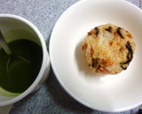鮭とくるみ　焼きおにぎりのだし茶漬け作り方4写真