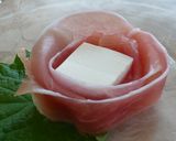 塩豆腐と生ハムでバラの花★青じそ風味作り方2写真