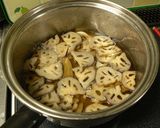 れんこんの飴煮・胡麻風味作り方3写真