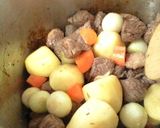 本格的☆牛肉とレバーの赤ワイン煮込み☆作り方3写真