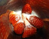 甘酸っぱいイチゴソース　デザートに添えて作り方1写真