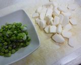 簡単　カブとグリンピース食べるラー油和え作り方2写真
