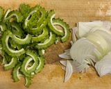 ゴーヤと玉ねぎの酢の物作り方1写真