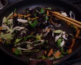 鮭と野菜とひじきの炒め物作り方2写真