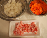 里芋と人参と豚薄切り肉の煮物作り方1写真
