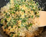 ニラ玉そぼろおにぎり作り方5写真