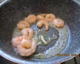 えび玉ねぎキヌサヤ豆のガーリックマヨ炒め作り方3写真