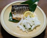 焼き塩鯖×新玉葱マリネ　青唐辛子・レモン作り方4写真