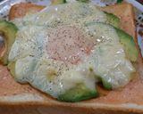 目玉焼きにぐるっと♪アボチートースト作り方7写真