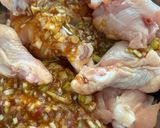 旨辛ダレが絶品！手羽元の香味オーブン焼き作り方3写真