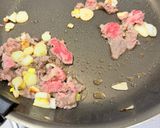 牛肉とたっぷりパクチーのチャーハン✴︎タイ風作り方1写真