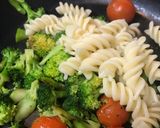 プチトマト＆ブロッコリーのショートパスタ作り方2写真