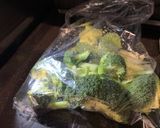 ブロッコリーの鮭フレーク・マヨネーズ焼き作り方1写真