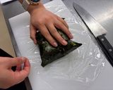 森永乳業提供レシピ　おにぎらず作り方4写真