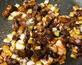 惣菜/豚三枚肉＆ネギの目玉焼きチャーハン作り方2写真