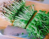 *豆苗と玉葱とソーセージのレンチン蒸し*作り方2写真