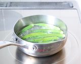 簡単定番【オクラと蒲鉾のわさびマヨ和え】作り方2写真