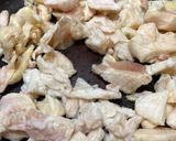 鶏皮と長葱の胡麻マヨ炒め作り方2写真