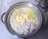 白菜と豚バラ肉のうどん鍋作り方6写真