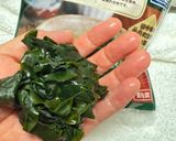みんな大好きじゃがいもとわかめのお味噌汁作り方2写真