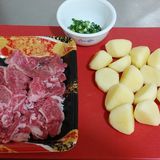 ♔THE・肉じゃが！ (煮っころがし)♔作り方1写真