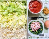 簡単ランチ！卵キャベツもやしトマトスープ作り方1写真