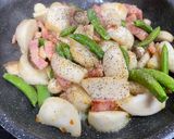 スナップエンドウとカブとベーコンの炒め物作り方9写真