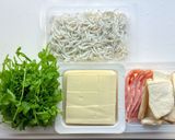ベーコンとシラスと豆腐と豆苗の味噌汁作り方1写真