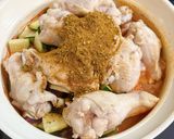 夏野菜たっぷり!やみつき手羽元無水カレー作り方7写真