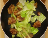キャベツと鶏肉のオイマヨ炒め作り方3写真
