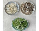 デパ地下風!れんこんと舞茸と水菜のサラダ作り方1写真