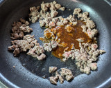 旨すぎ！きゅうりと豚挽肉カレー炒め作り方3写真