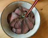 鹿モモ肉のロースト丼作り方4写真