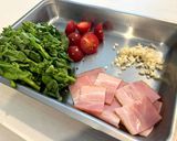 【材料3つで】菜の花とトマトの彩りパスタ作り方1写真