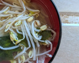簡単★もやしとみょうがとわかめのスープ作り方3写真