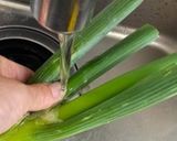 味付け簡単！長ねぎまるごと鶏肉の塩こうじ焼き作り方2写真