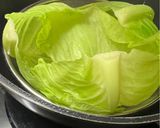 キャベツの包み蒸しすまし顔とともに🤣作り方1写真