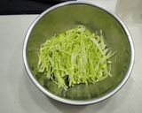 千切りキャベツのコンソメスープ作り方1写真